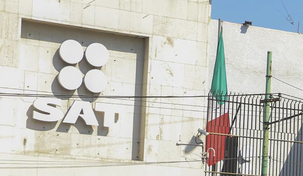 Para cometer fraude a través de facturas falsas, se creó una especie de SAT paralelo: AMLO