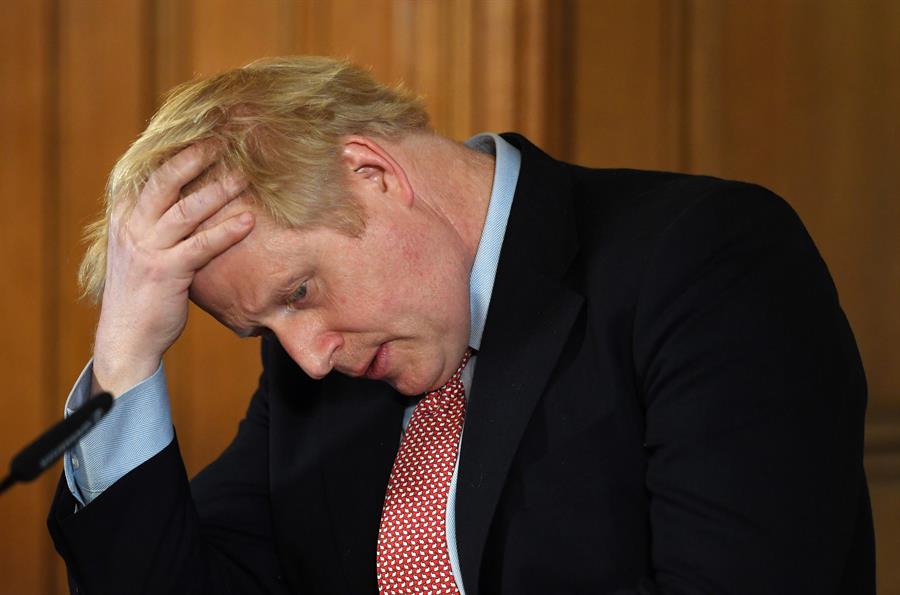 Trasladan a Boris Johnson a cuidados intensivos al empeorar su salud