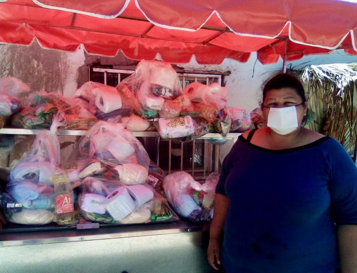Entrega Voluntariado Isssteson despensas y cubrebocas a familias indígenas en Miguel Alemán