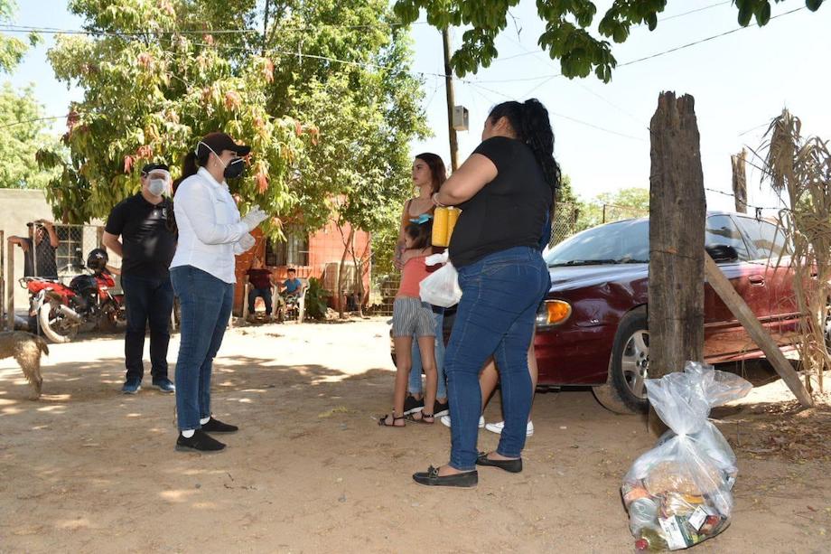 Entrega Celida López apoyos alimentarios y desayunos a familias vulnerables