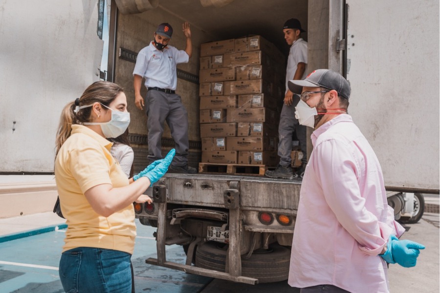 Reciben DIF Sonora y Sedesson donación de alimento para familias vulnerables