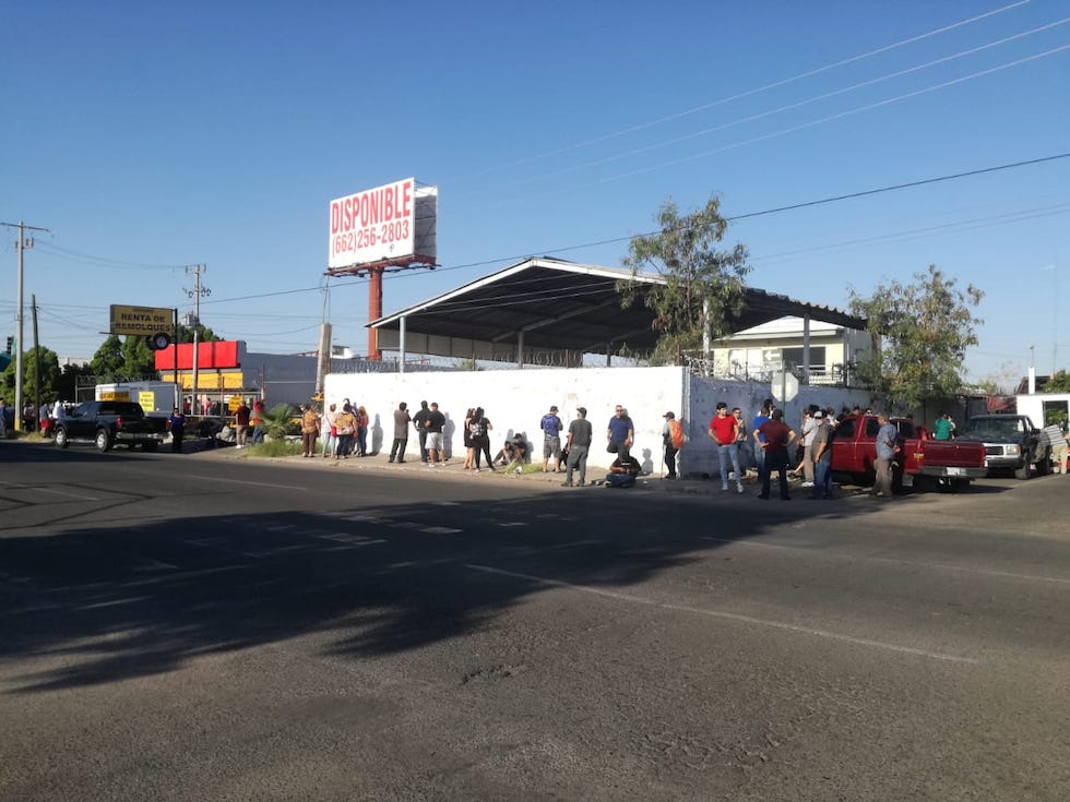 No se permitirá a más de 10 personas haciendo fila en tiendas de conveniencia