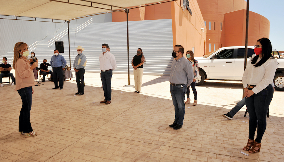 Entrega Gobernadora material de protección y sanitizantes a corporaciones municipales de Seguridad Pública