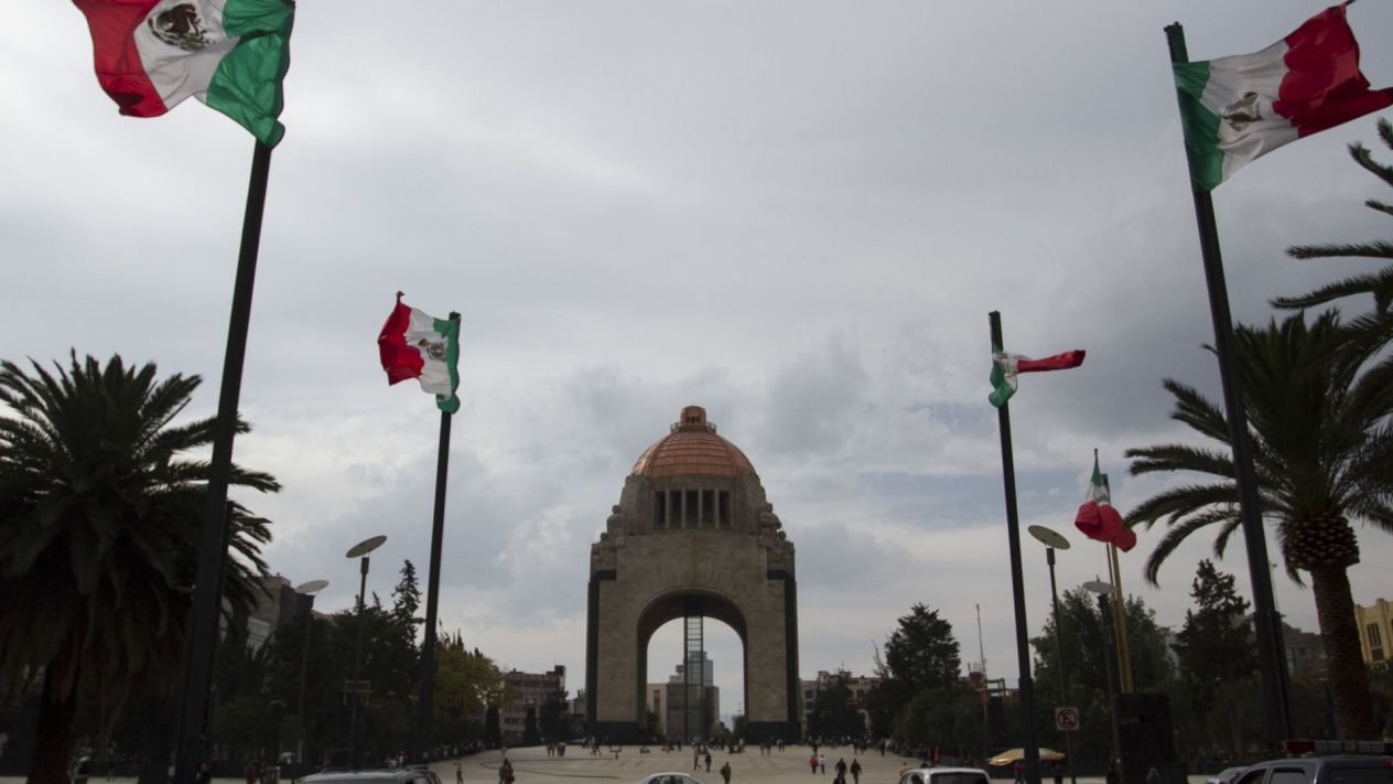 Actividad económica desciende 19.67% en abril; es su peor caída histórica