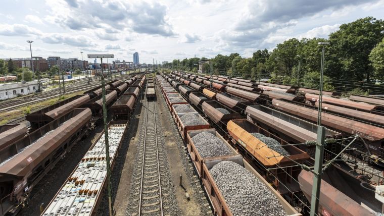 Exportaciones se ‘hunden’ 56.72% en mayo; es su peor descenso histórico