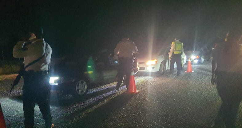 Frenan autoridades carreras clandestinas en Hermosillo en carretera a Mina Nico