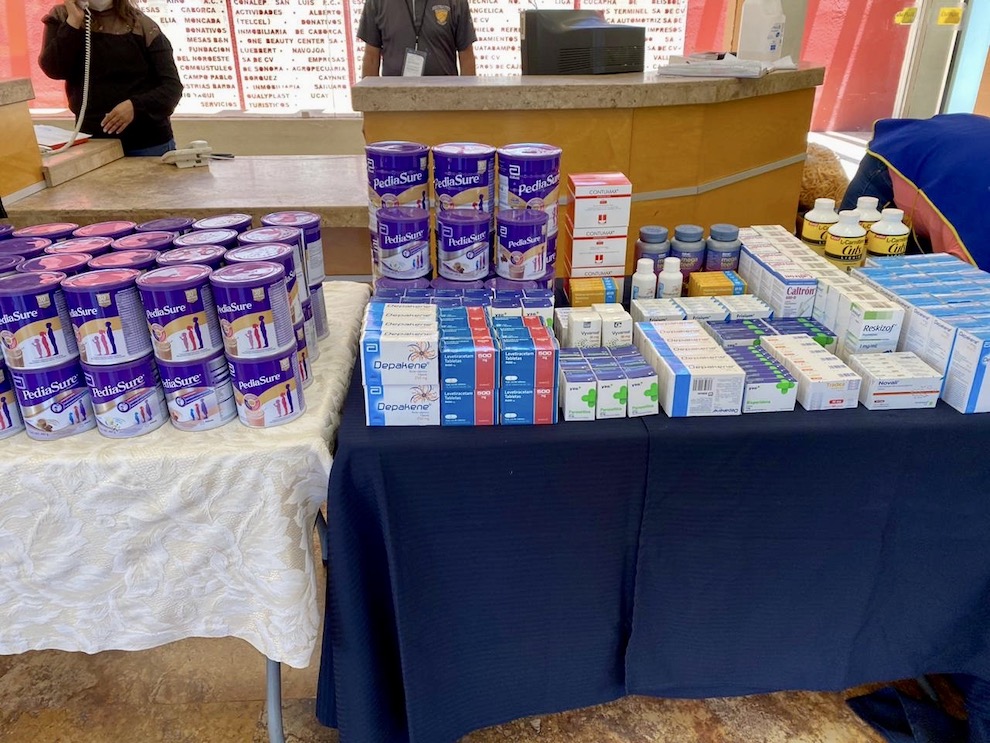 Patronato de Unacari entrega medicamento a niñas, niños y adolescentes