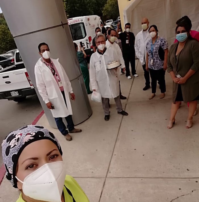 Celebra su cumpleaños combatiendo el Covid-19 el doctor Vicente Soto Acosta Celebra su cumpleaños combatiendo el Covid-19 el doctor Vicente Soto Acosta