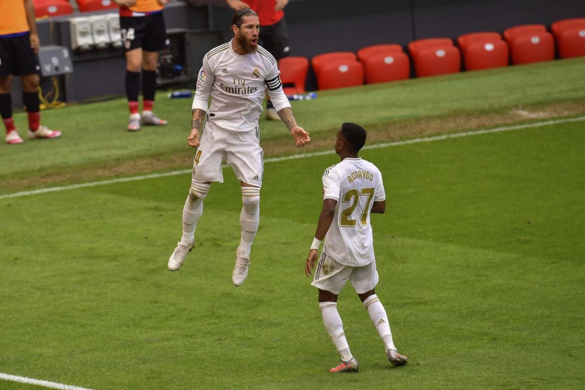 Real Madrid vuelve a ganar con polémico penal