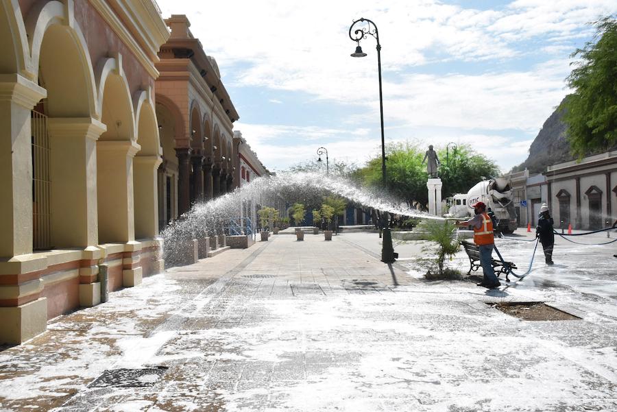 Continúa limpieza profunda de espacios públicos en Hermosillo