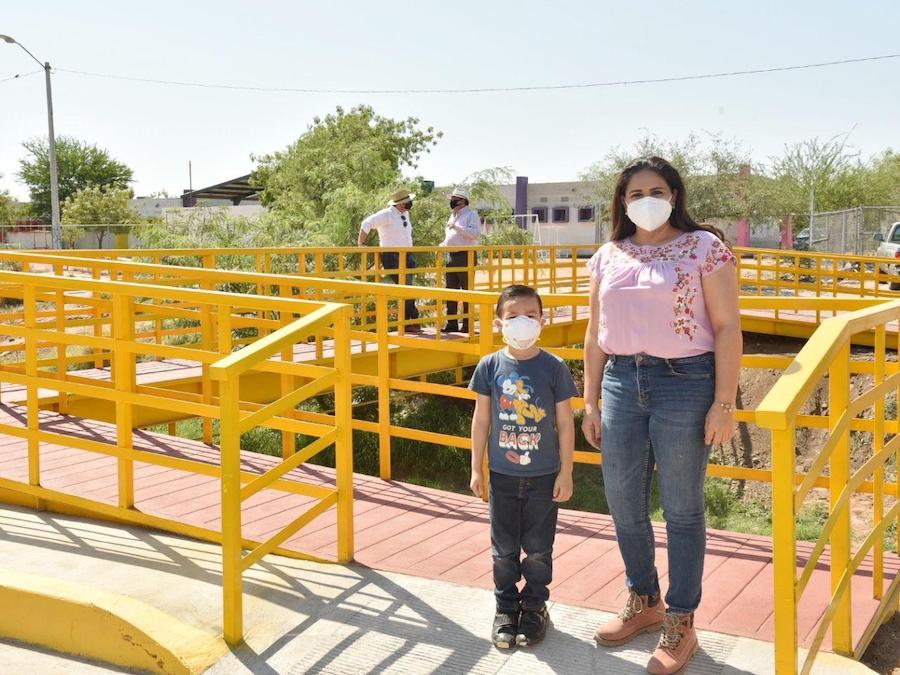 Entrega Celida López obras de beneficio comunitario y supervisa acciones de bacheo en HMO