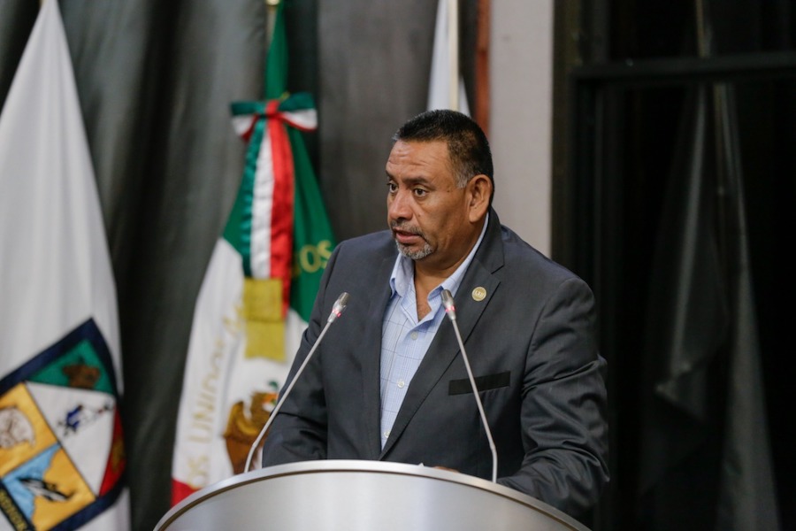 Solicita Carlos Navarrete regularización de autos “chocolate”