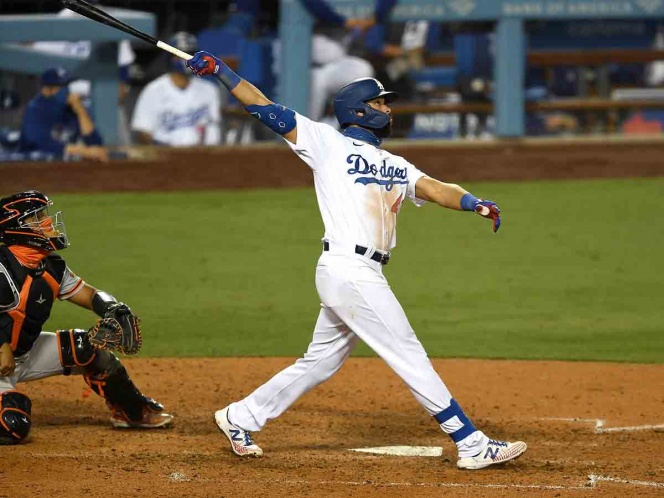 Dodgers aplastan a los Gigantes