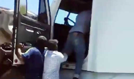 Bloqueadas las carreteras de Sonora por peligrosos sujetos y/o indígenas