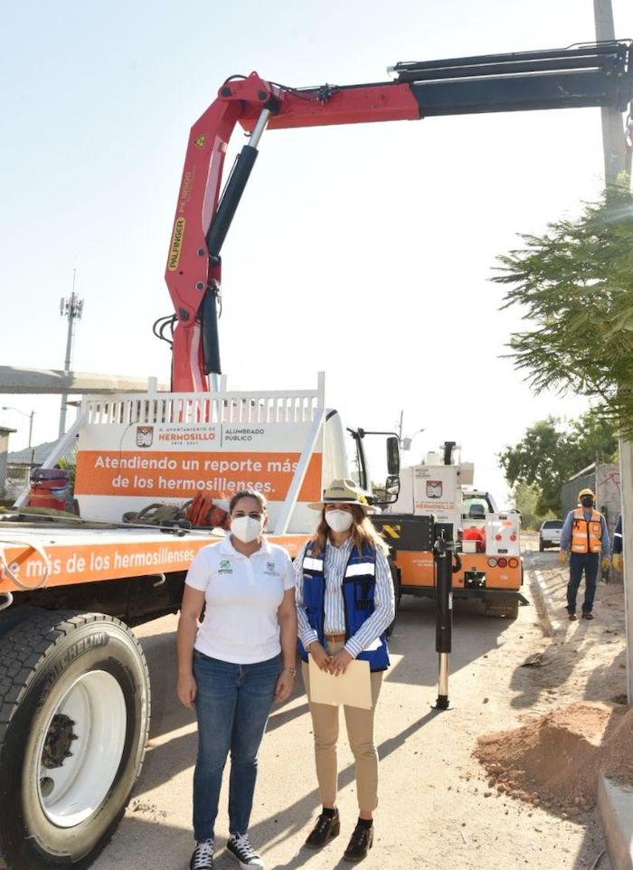 Entrega Celida López nueva grúa a Alumbrado Público de Hermosillo