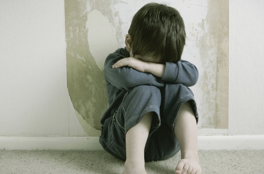 Niño de 5 años fue echado por su familia. Y por el estado de Sonora