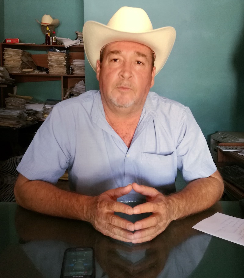 Piden a gobernador evitar decomisos de unidades extranjeras