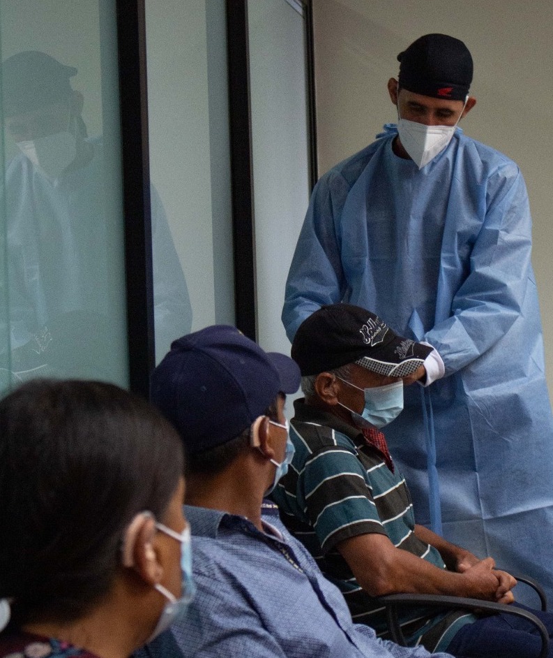 Entrega Salud Sonora auxiliares auditivos a población vulnerable