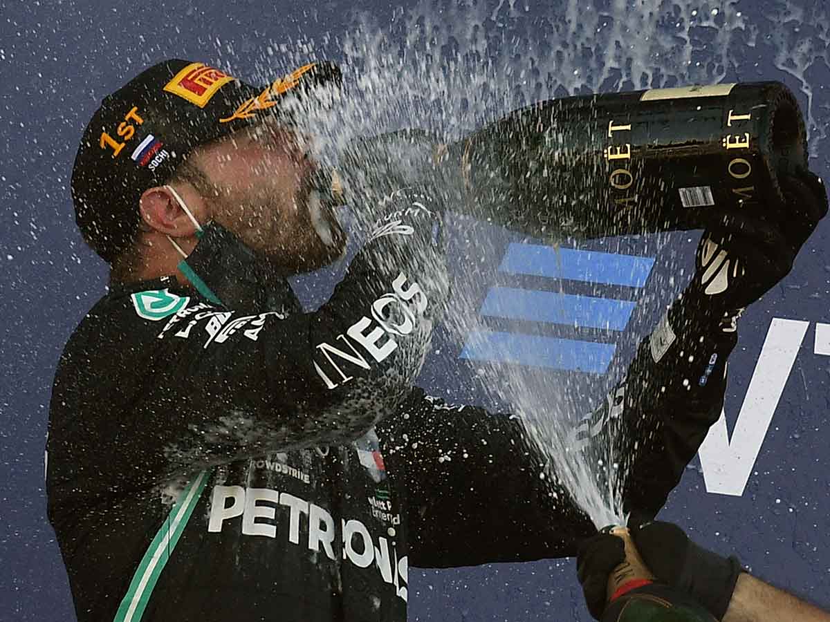 Bottas manda en Rusia; Hamilton falla al ir por récord