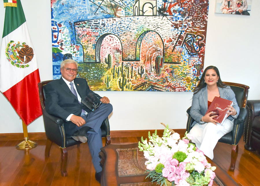 Recibe Celida López a Gobernador de Baja California en Hermosillo