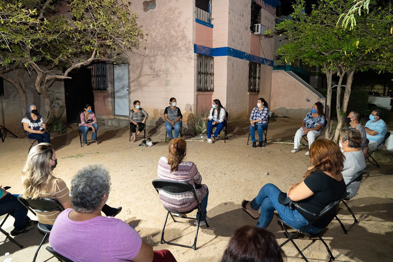Trabaja Celida López con vecinos de la colonia Nuevo Hermosillo