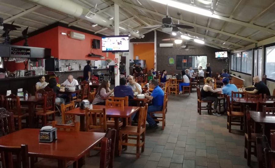 Bares reportan actividad al 30 por ciento