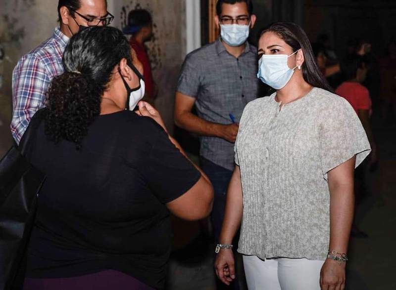 Dialoga alcaldesa Celida López con vecinos de colonias de Hermosillo