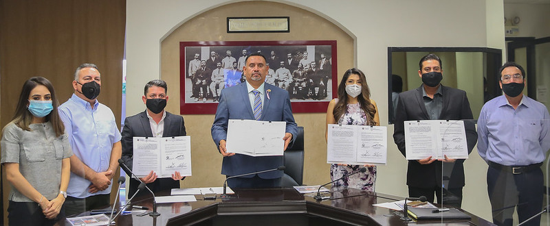 Firman convenio Congreso del Estado y el ICATSON