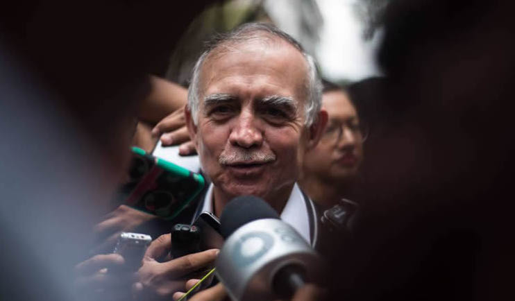 El jefe de Gabinete de López Obrador pide “no abrir más frentes” con las empresas energéticas