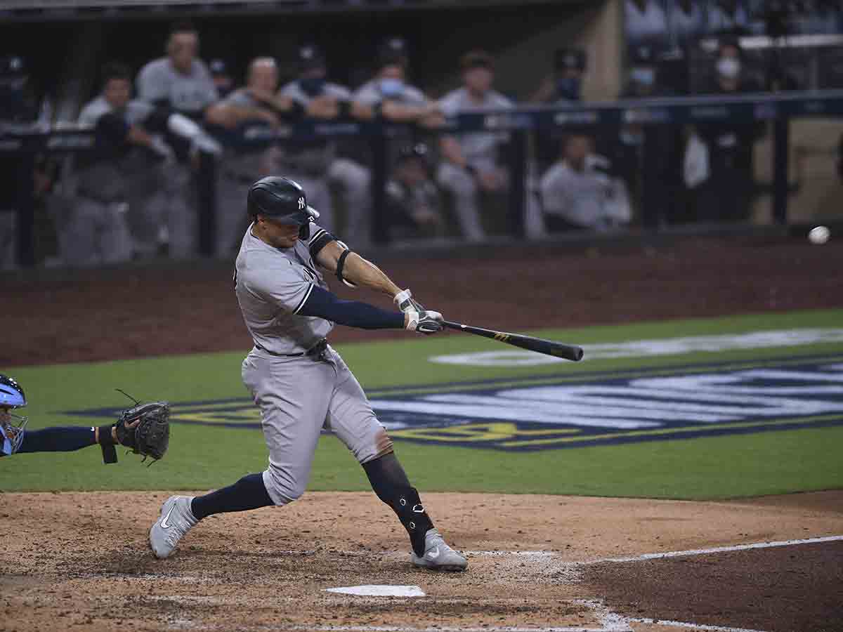 Yanquis dan primer golpe a los Rays