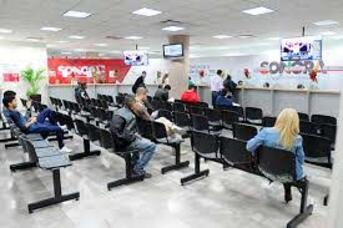 Largas filas en el Registro Civil, para corregir “errores” de su personal Largas filas en el Registro Civil, para corregir “errores” de su personal
