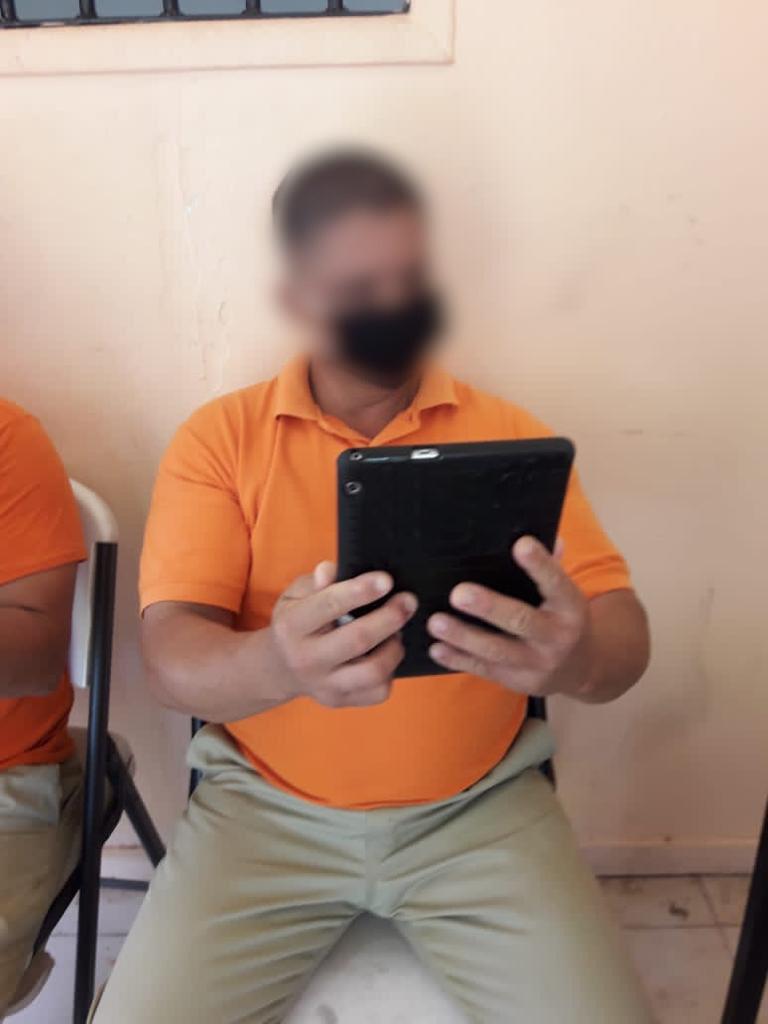 Mantiene población penitenciaria permanente comunicación virtual con sus familias