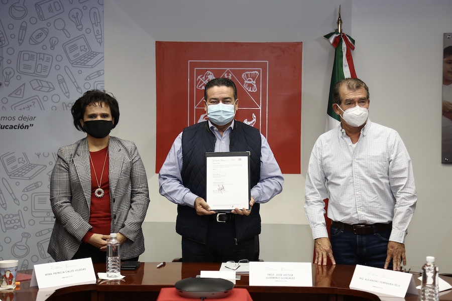 Capacita SEC a docentes de Educación Física