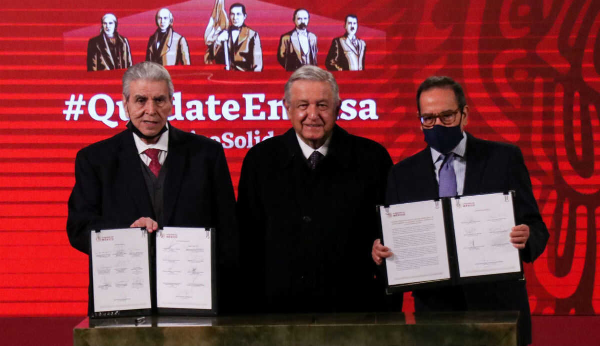 Gobierno e IP firman acuerdo para regular outsourcing