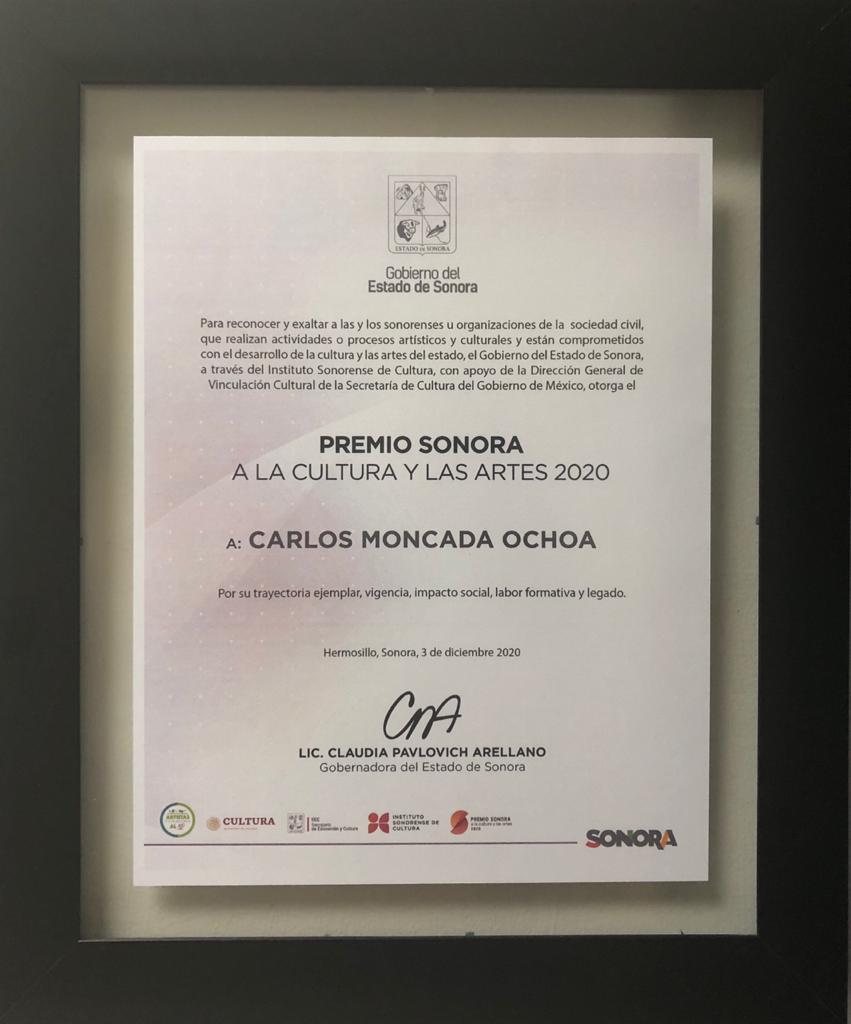 Reconoce gobernadora Claudia Pavlovich al escritor y periodista Carlos Moncada Ochoa