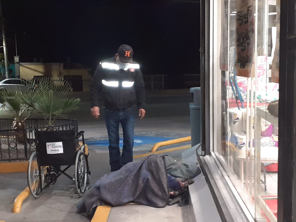Atiende Gobierno de Hermosillo a personas en condición vulnerable ante bajas temperaturas