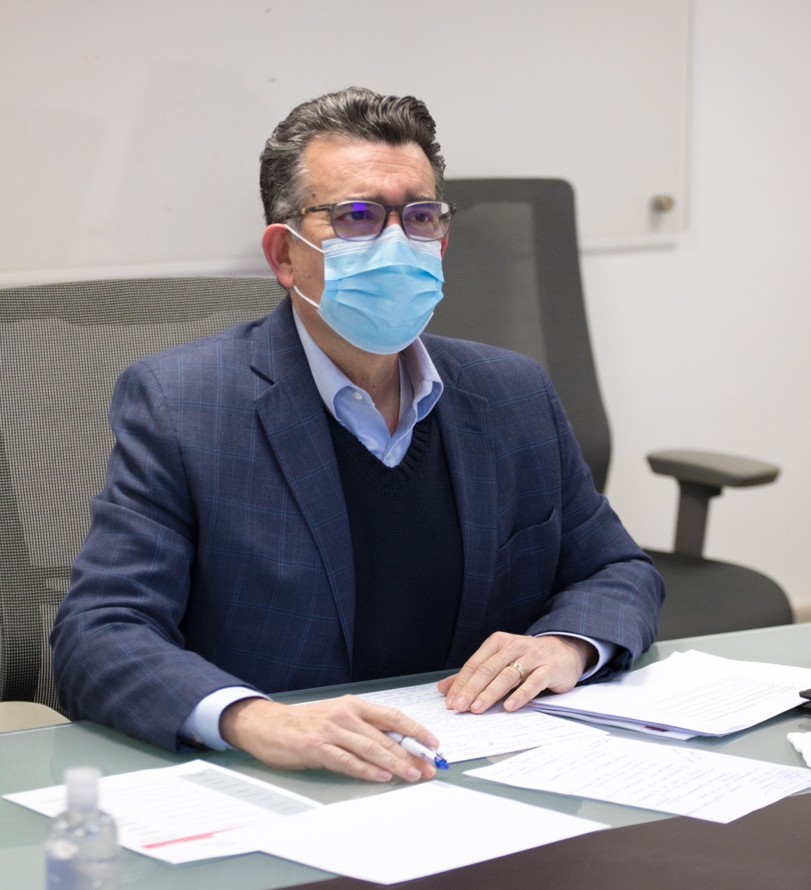 Alerta con venta de vacunas falsas contra COVID-19: Enrique Clausen
