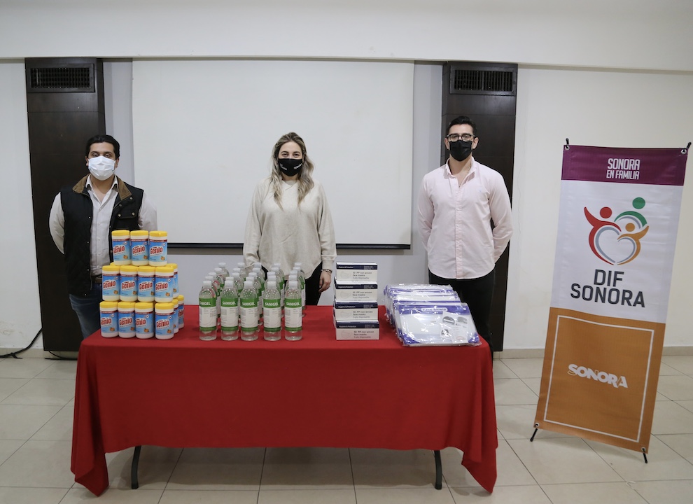 Entrega DIF Sonora material preventivo a médicos pasantes