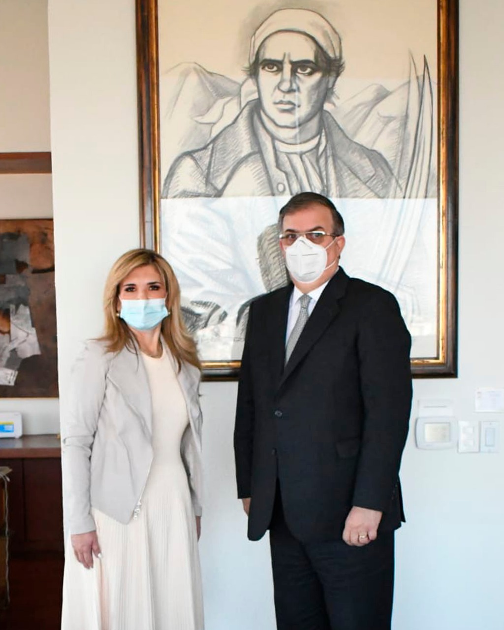 Se reúne Gobernadora Pavlovich con canciller Marcelo Ebrard para dar seguimiento a proceso de vacunación contra COVID-19