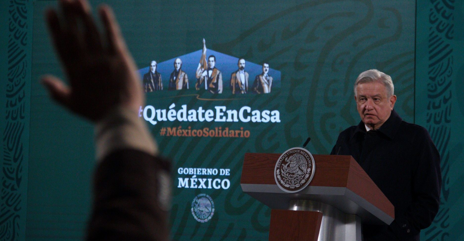 TEPJF revoca acuerdo del INE que impedía a AMLO hablar de las elecciones