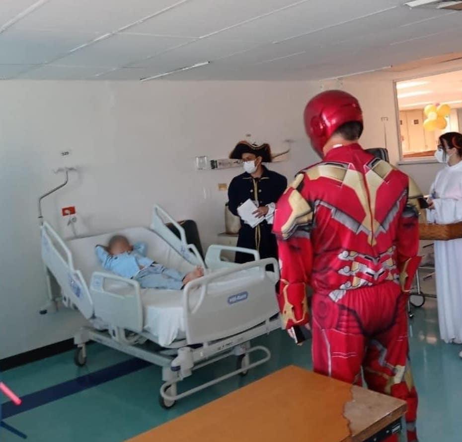 Personal médico sorprende a niñas y niños del HIES en su día Personal médico sorprende a niñas y niños del HIES en su día