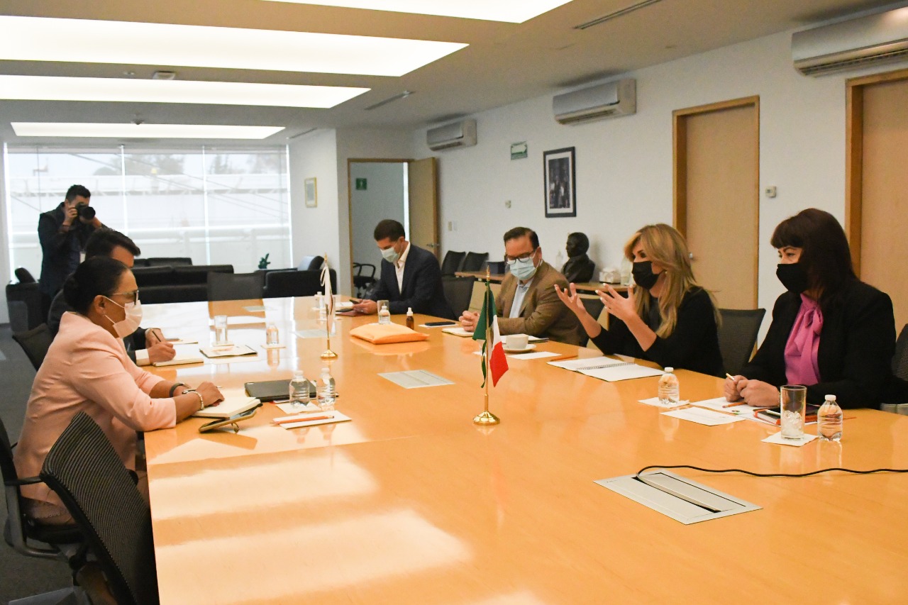 Se reúne Gobernadora Pavlovich con Secretaria de Seguridad y Protección Ciudadana en México