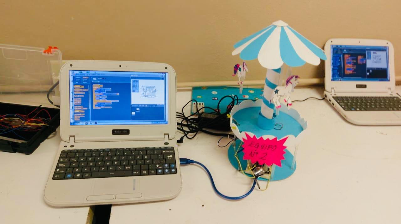 Estudiantes de secundaria aprenden a construir robots