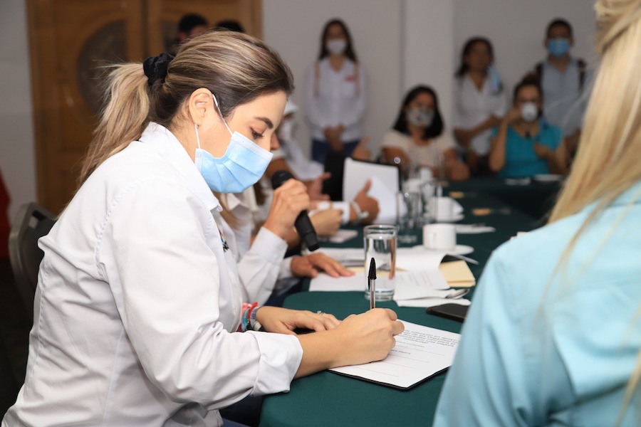 Karina Zárate pacta compromiso para mejorar el medio ambiente