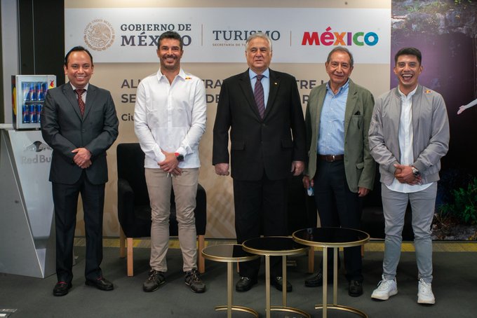 Checo Pérez, embajador de la alianza entre la Secretaría de Turismo y Red Bull