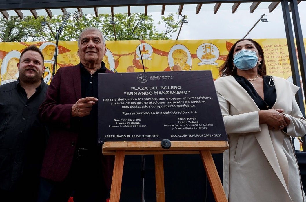 Al ritmo del bolero, inauguran plaza en honor a Armando Manzanero Al ritmo del bolero, inauguran plaza en honor a Armando Manzanero