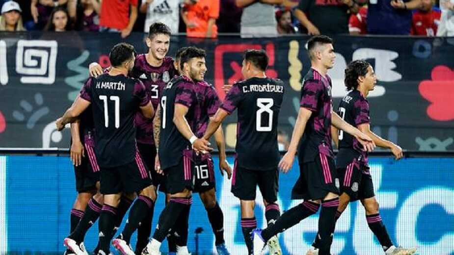 México se impone sin problemas 3-0 a Panamá ante 30 mil aficionados