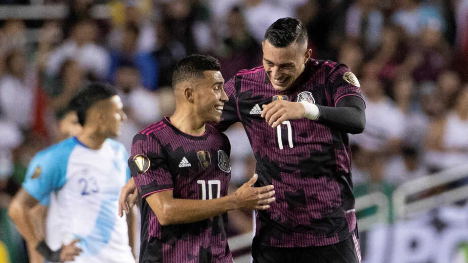 Funes Mori le mete dos goles a Guatemala en primera victoria del Tri en la Copa de Oro