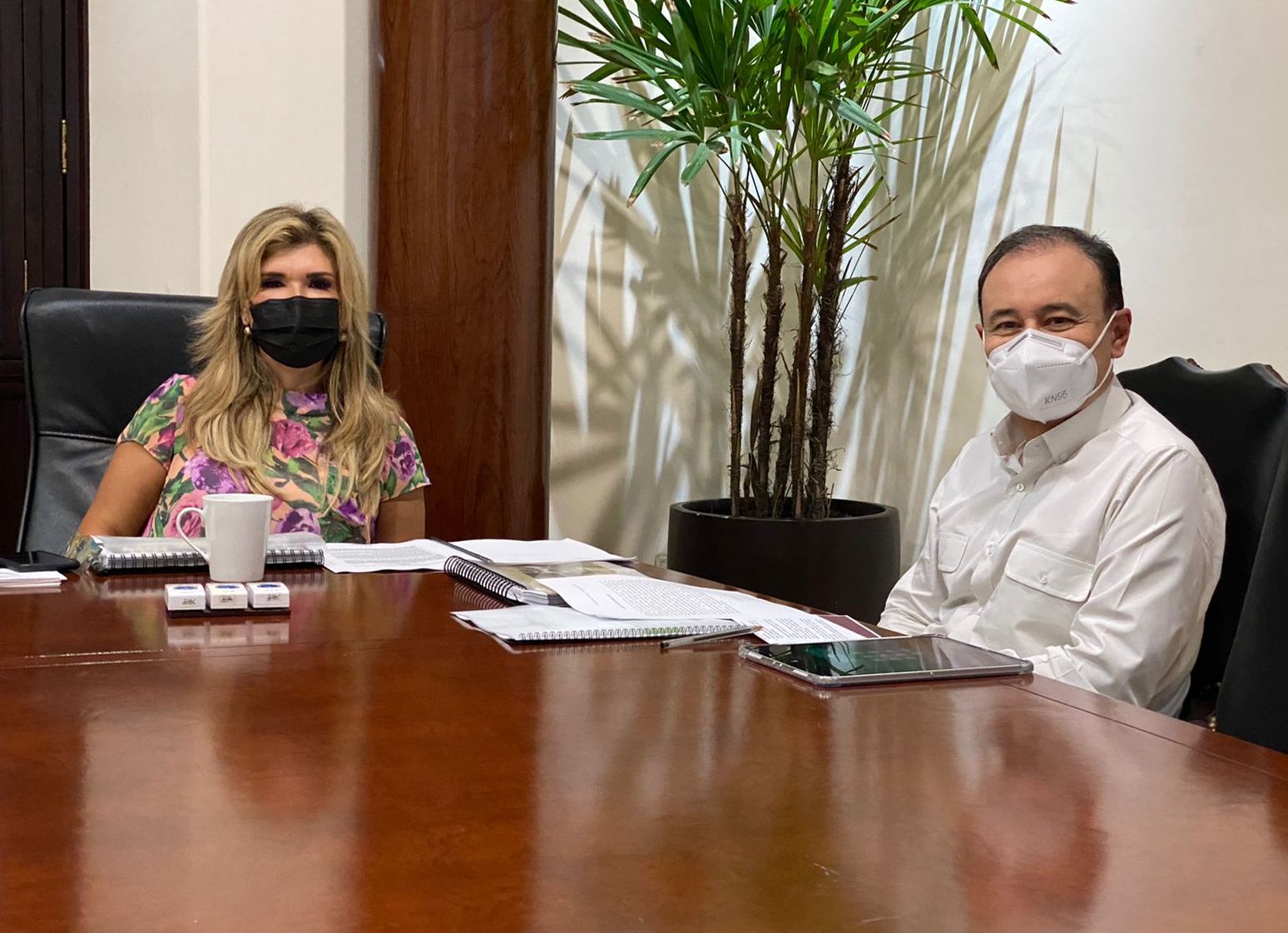 Realizan Gobernadora Pavlovich y Gobernador electo Durazo reunión de seguimiento del Proceso de Entrega-Recepción