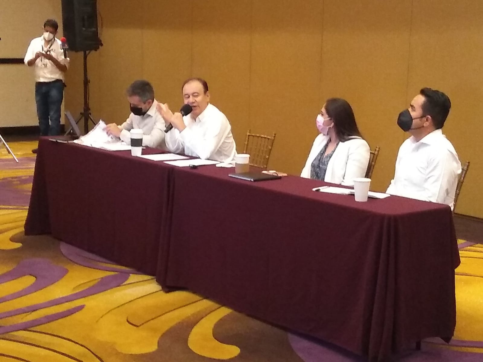 Integra Alfonso Durazo a Célida López en su equipo de transición